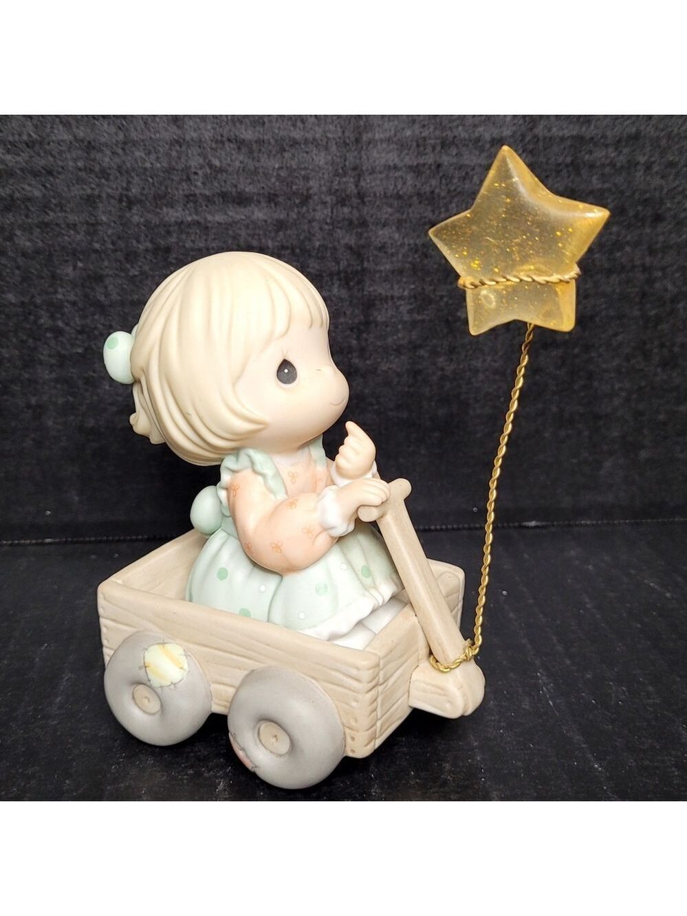 1999 Precious Moments Wishing You A World Of Peace #C0019